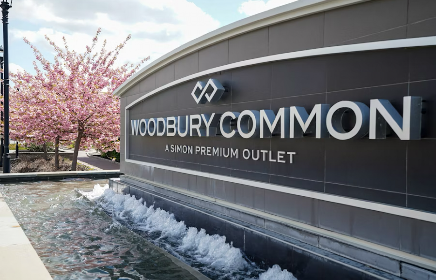 Woodbury Common shopping center